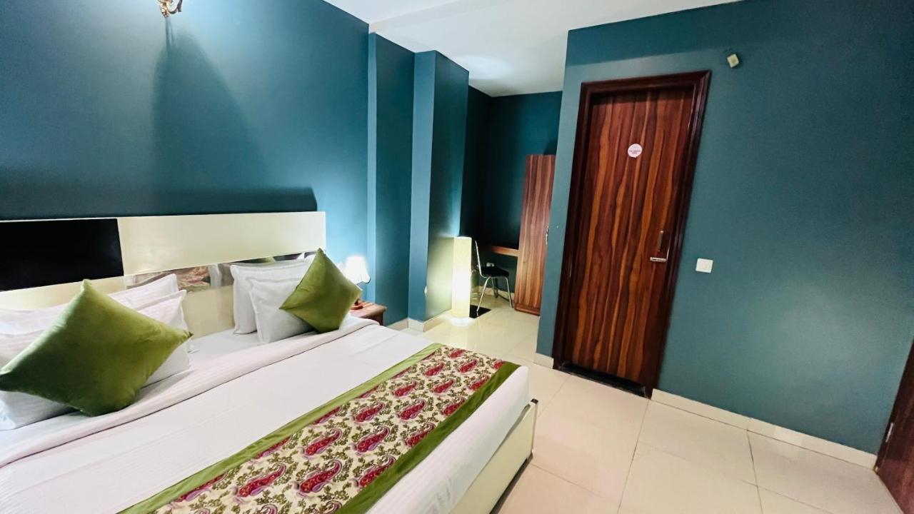Qotel Hotel Church House Rohini Sector 15 Delhi Zewnętrze zdjęcie